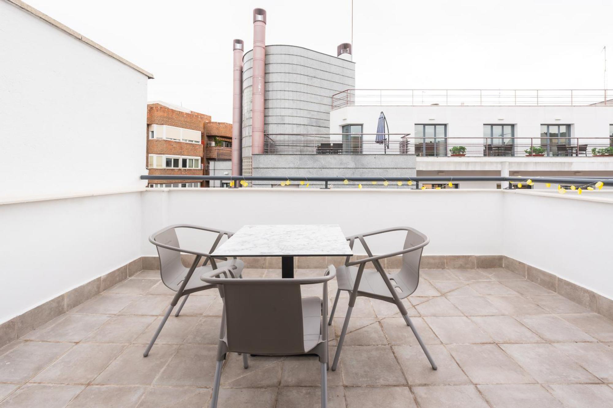 Lemon Apartment & Hotels Bernabeu มาดริด ภายนอก รูปภาพ