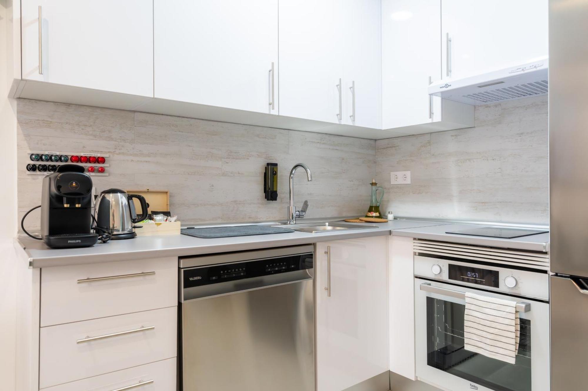 Lemon Apartment & Hotels Bernabeu มาดริด ภายนอก รูปภาพ