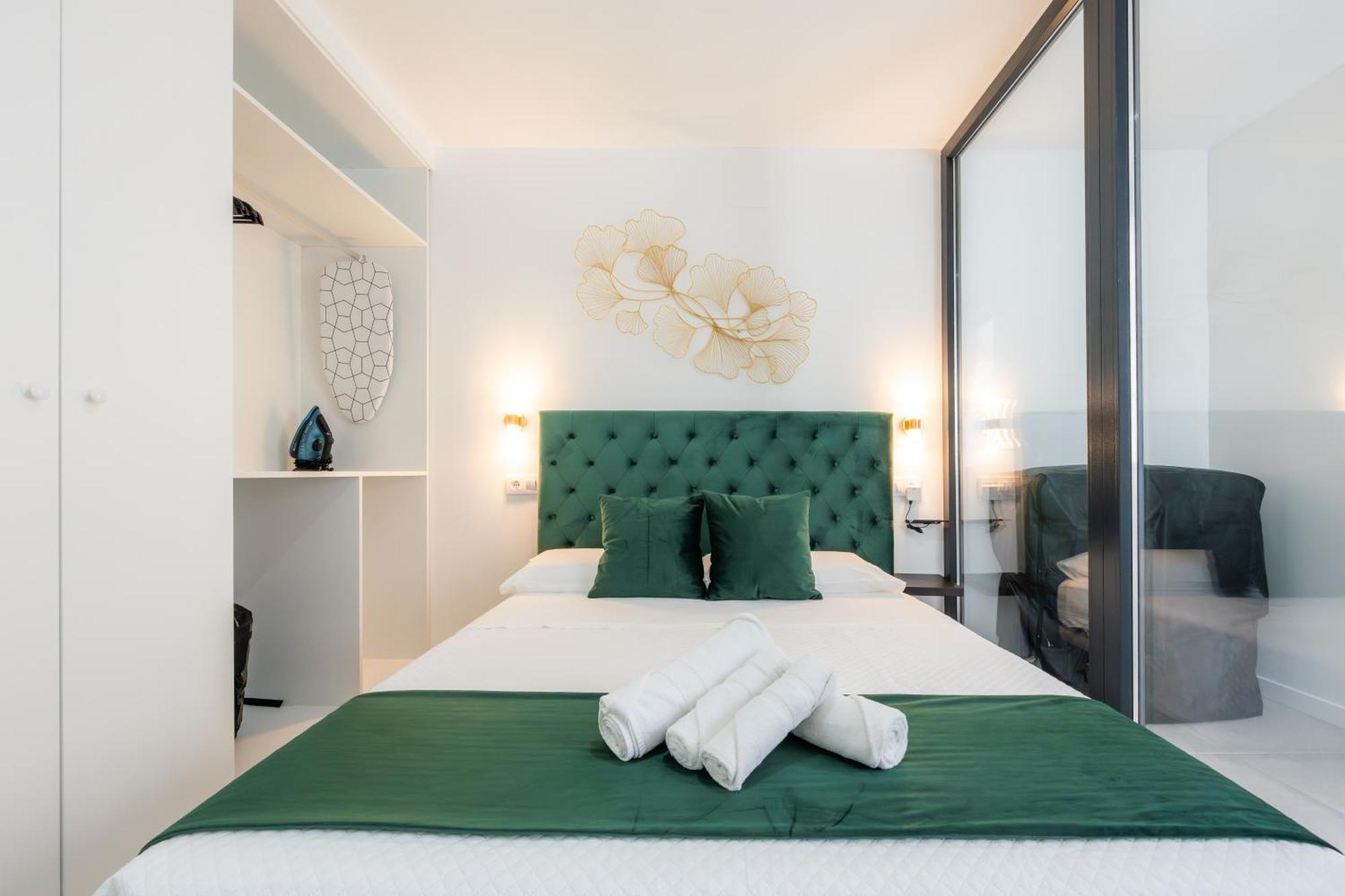 Lemon Apartment & Hotels Bernabeu มาดริด ภายนอก รูปภาพ