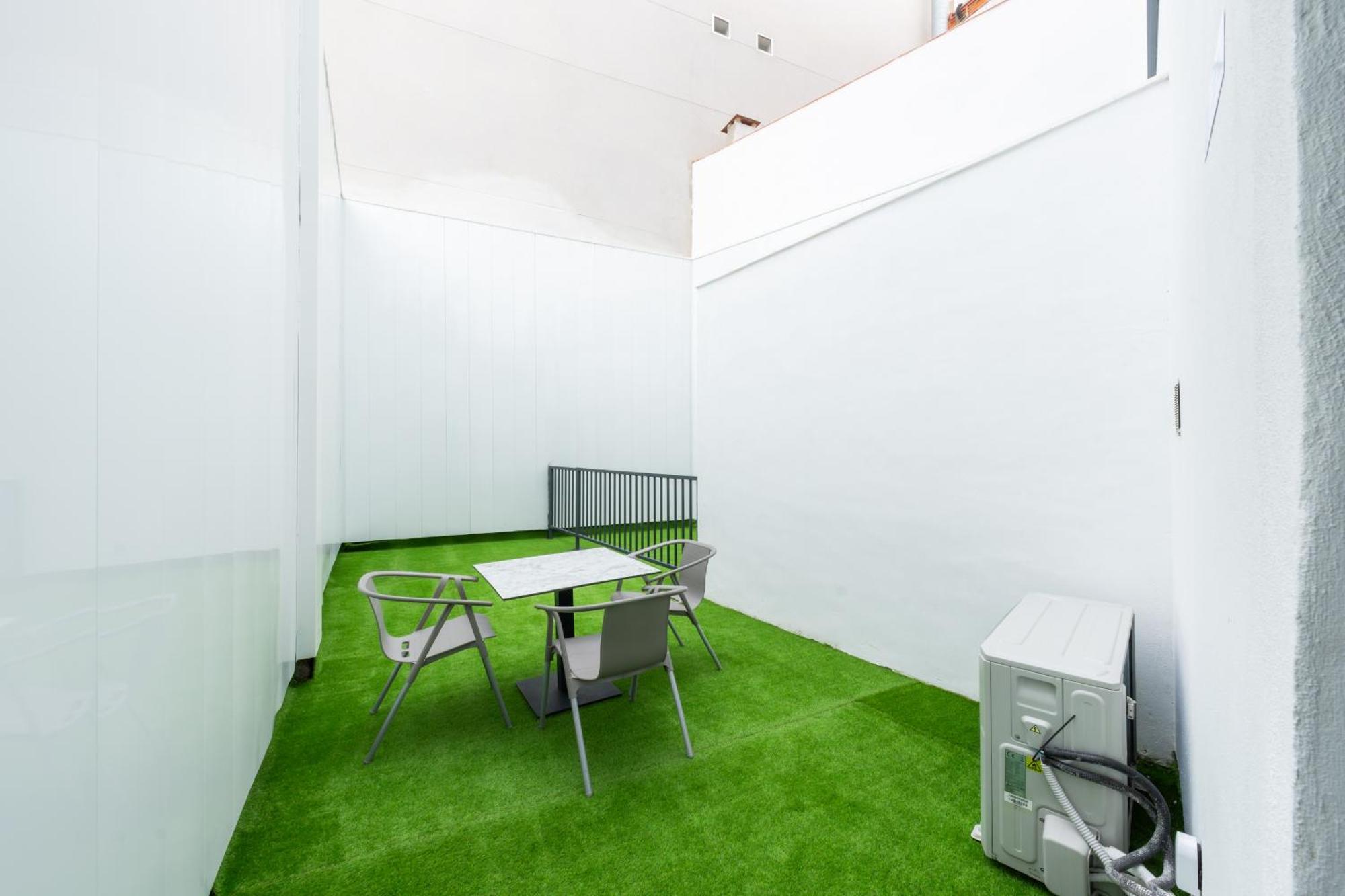 Lemon Apartment & Hotels Bernabeu มาดริด ภายนอก รูปภาพ