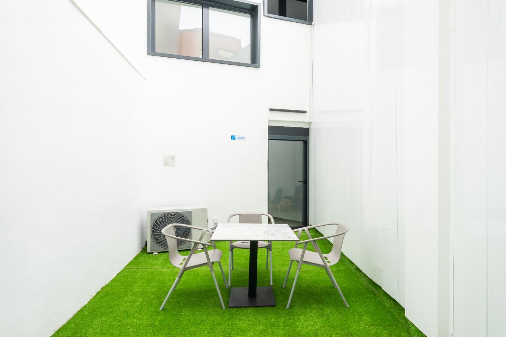 Lemon Apartment & Hotels Bernabeu มาดริด ภายนอก รูปภาพ