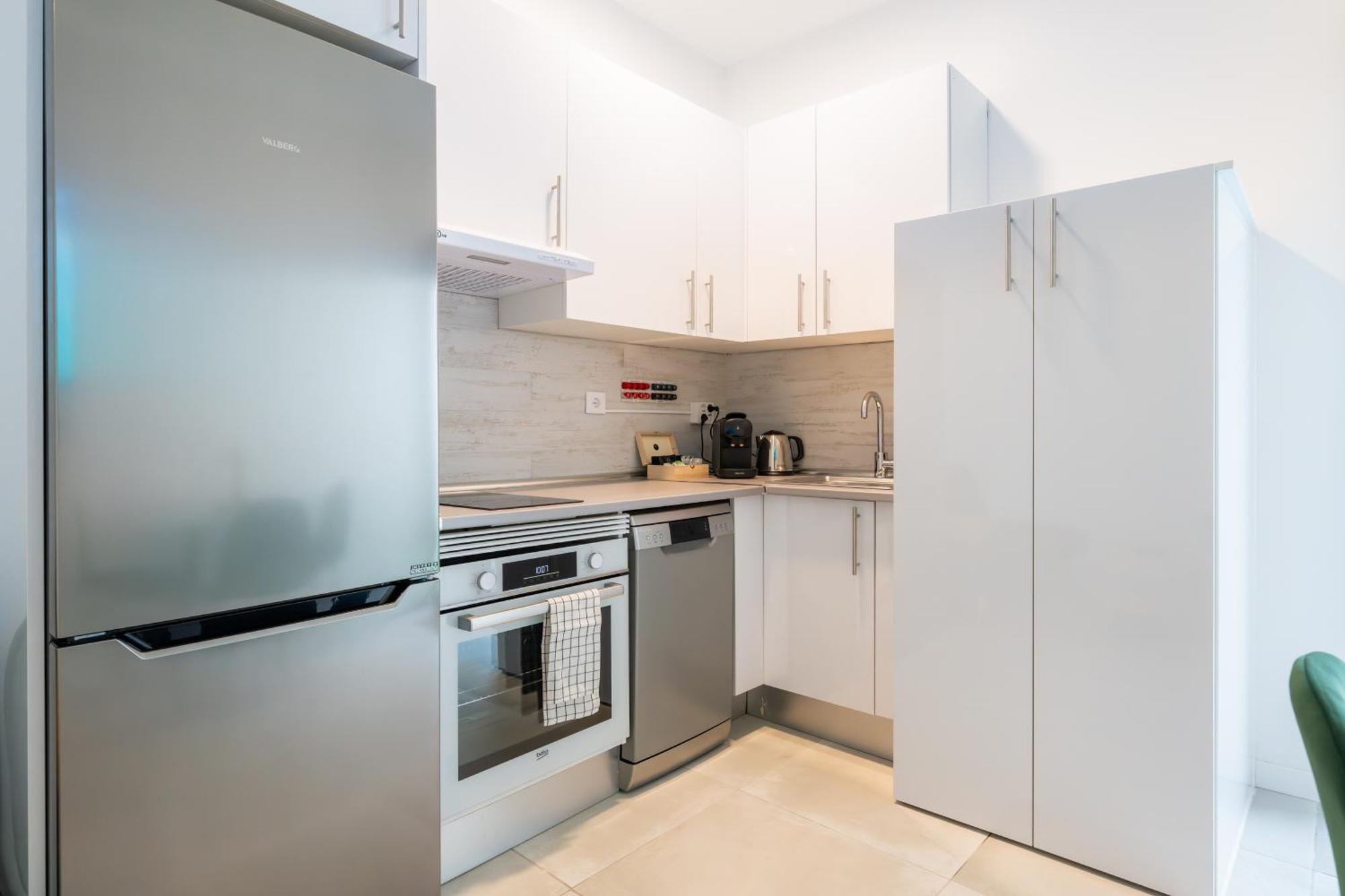 Lemon Apartment & Hotels Bernabeu มาดริด ภายนอก รูปภาพ